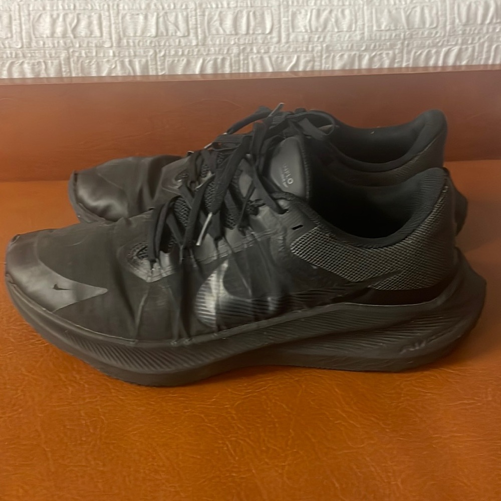 Nike Men’s All-Black Athletic Training Shoes
